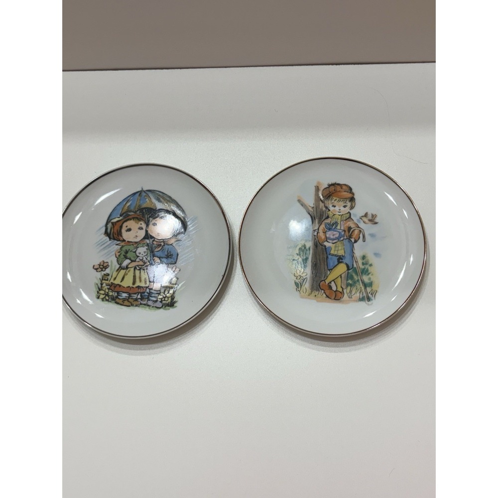 Vintage Two Decorative 7 In Plates with Gold Trim‎ Made In Japan Set of 2 Plates